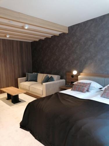 WOODSIDE SPA AND PARKING 323 Kopaonik011 apartman smestaj centar Kopaonika bazen garaza