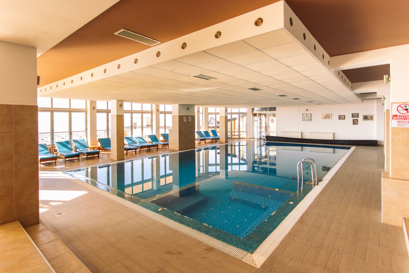 Smeštaj u Vikend naselju Kopaonik apartmani sa bazenom i spa centrom stan na dan